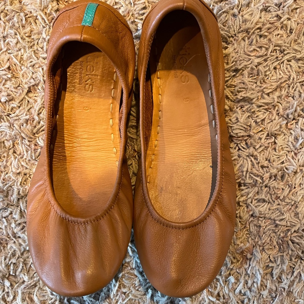 Chestnut Tieks size 9